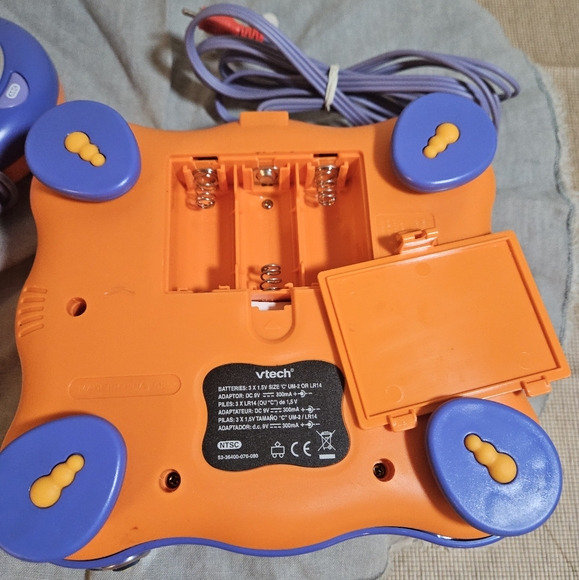 Vtech vsmile tv learning system game console with controller - Picture 12 of 13